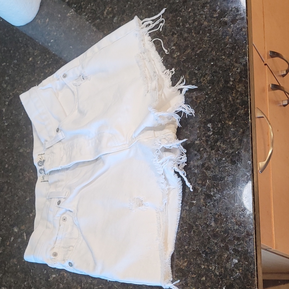 We the Free White Distressed high waist Short jeans. Size 26